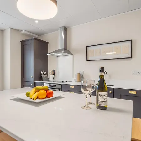 1 Chapel Lane House *