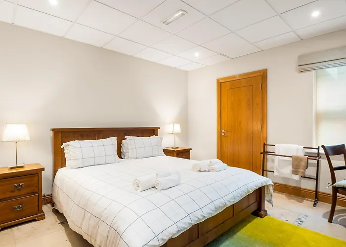 1 Chapel Lane House *