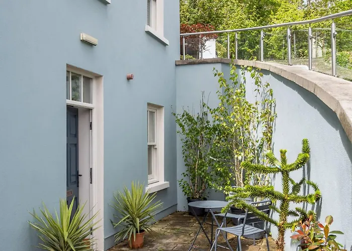 1 Chapel Lane House * Clifden