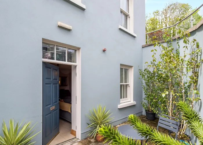 1 Chapel Lane House * Clifden